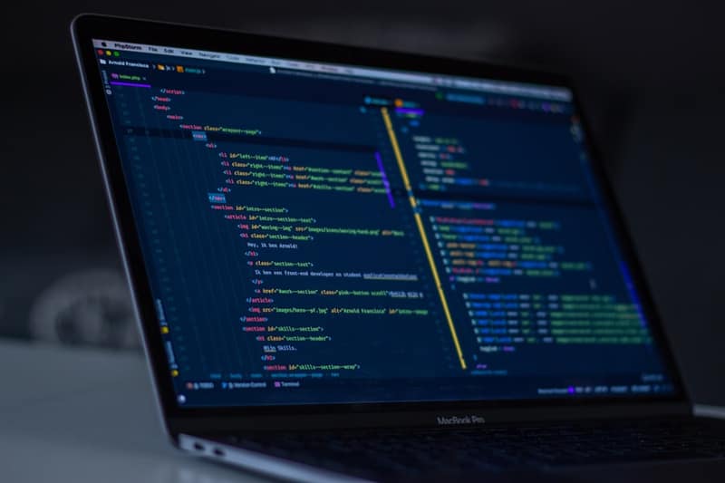 Clean code on a developer monitor